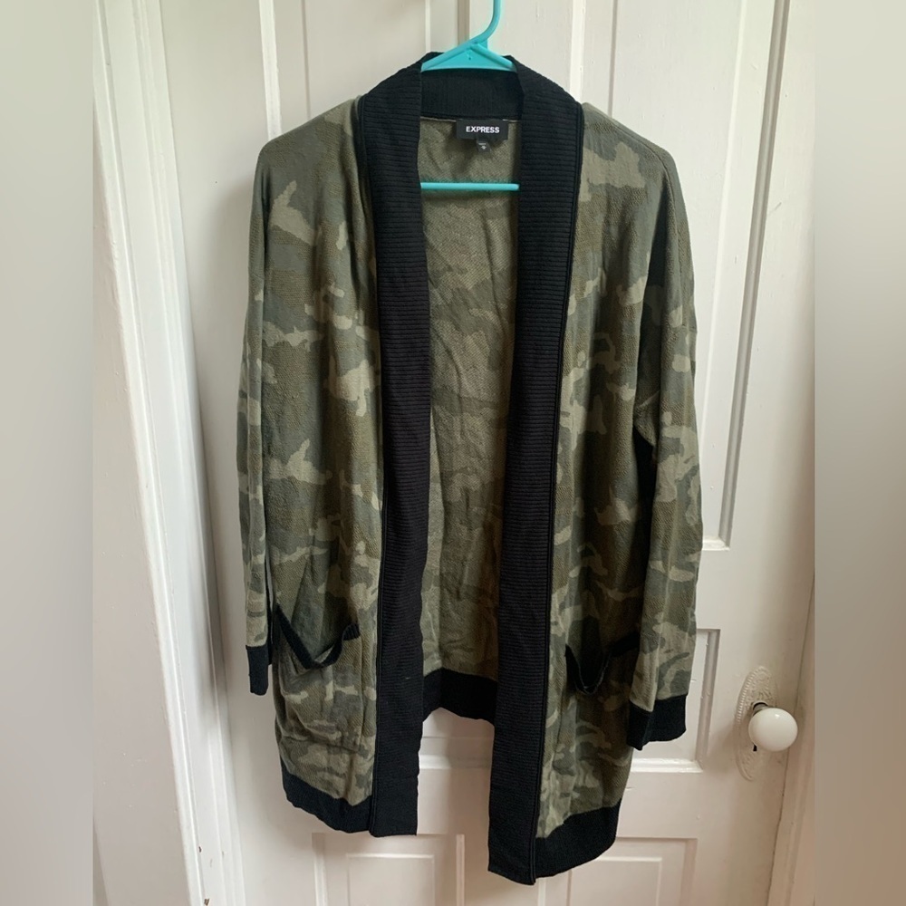 Express Camouflage Cardigan Medium - Picture 2 of 4
